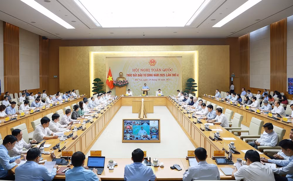 vna-potal-thu-tuong-chu-tri-hoi-nghi-toan-quoc-lan-thu-4-ve-thuc-day-dau-tu-cong-nam-2025-8346474.jpg