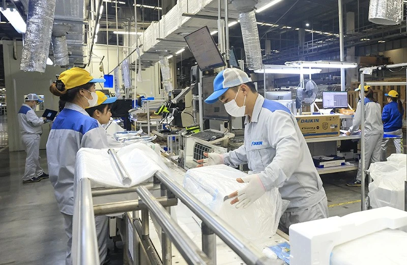 La producción industrial en noviembre y los primeros 11 meses de 2025 mantiene un ritmo de crecimiento positivo. (Foto: baodautu.vn)
