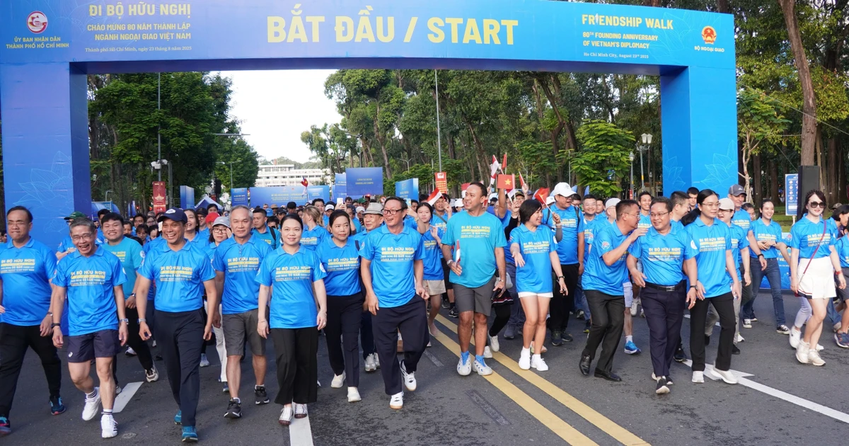 Los participantes de la caminata (Foto: VNA)