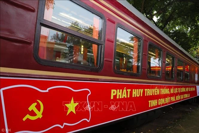 El tren comenzará a operar a partir del 19 de agosto, con motivo del aniversario de la Revolución de Agosto. (Foto: VNA) 