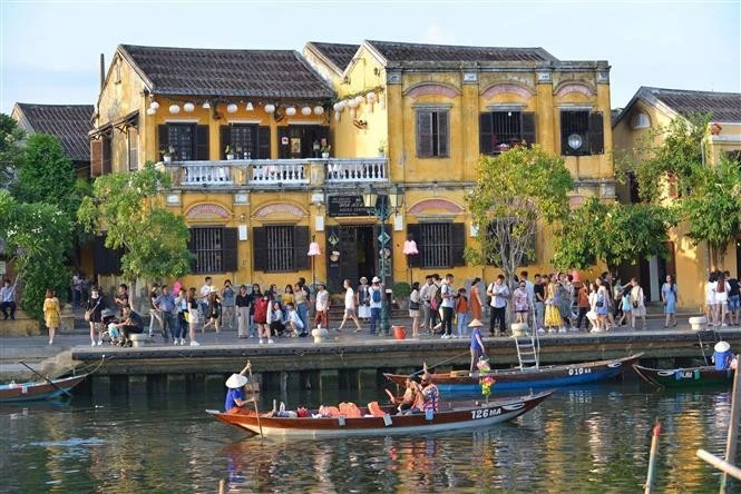 El antiguo casco de Hoi An, en Da Nang, atrae a un gran número de turistas. (Foto: VNA)