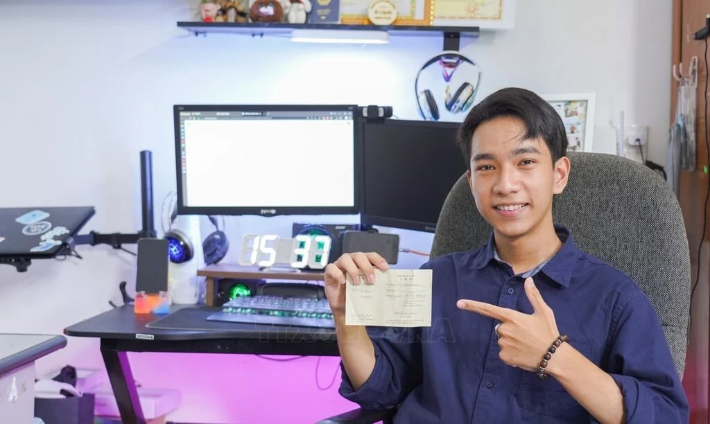 Le Minh Hieu, alumno de 12º grado de la Escuela Preuniversitaria Quang Tri, es uno de los 16 delegados que representarán a Vietnam en la edición 49 del Programa del Barco de la Juventud del Sudesteasiático y Japón. (Foto: VNA)
