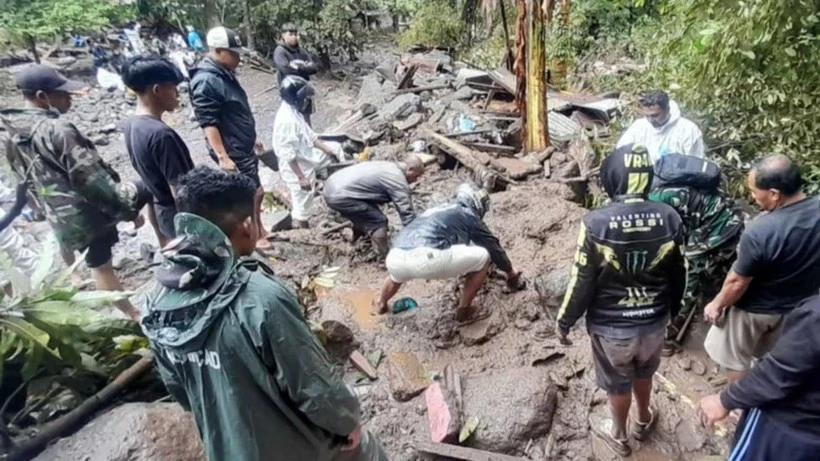 Inundaciones repentinas en Sulawesi del Norte dejan 14 muertos en Indonesia. (Foto: Antara)