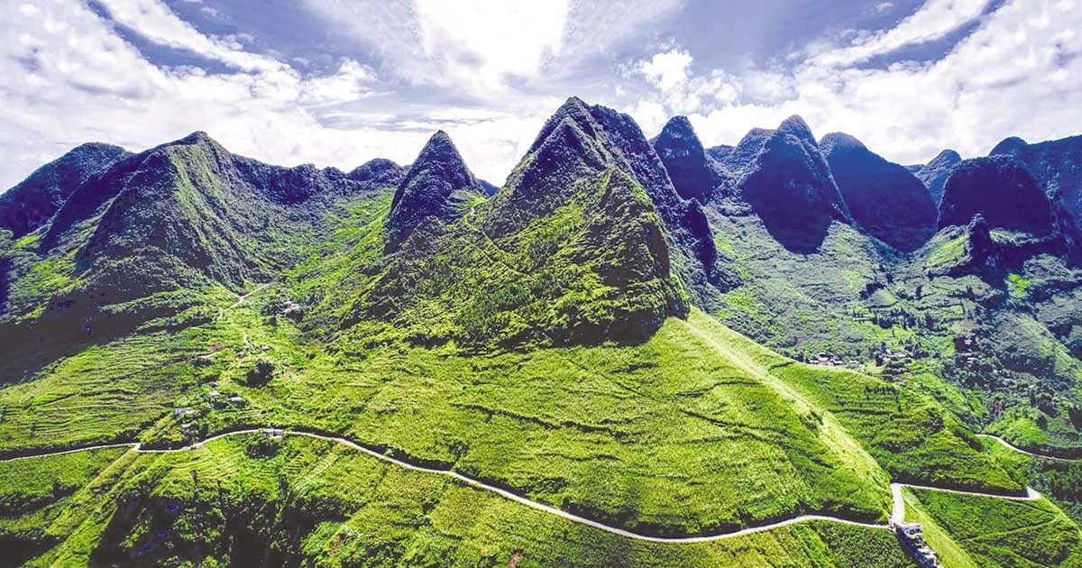Belleza de Ma Pi Leng en el Geoparque Mundial de la Meseta de Piedra de Dong Van. (Foto: baodautu.vn)