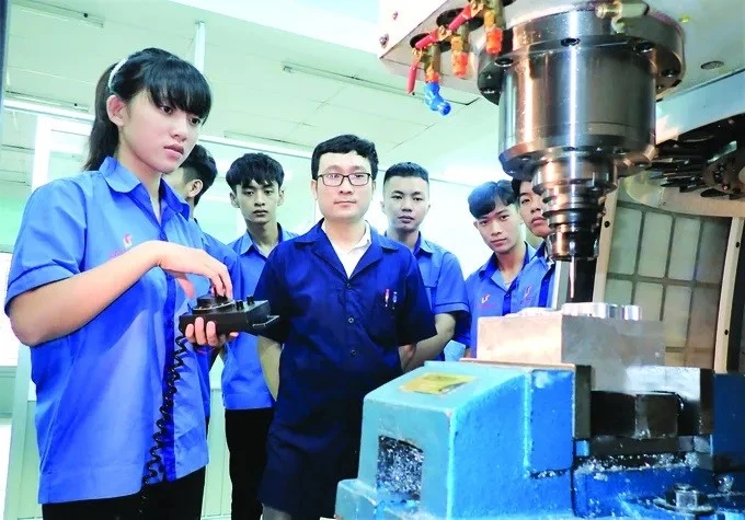En el colegio de Ly Tu Trong. (Foto: sggp.org.vn)