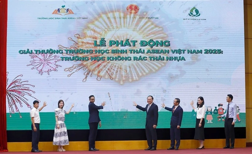 Delegados lanzan el Premio Eco-Escuelas de la Asean 2025. (Foto: VNA)
