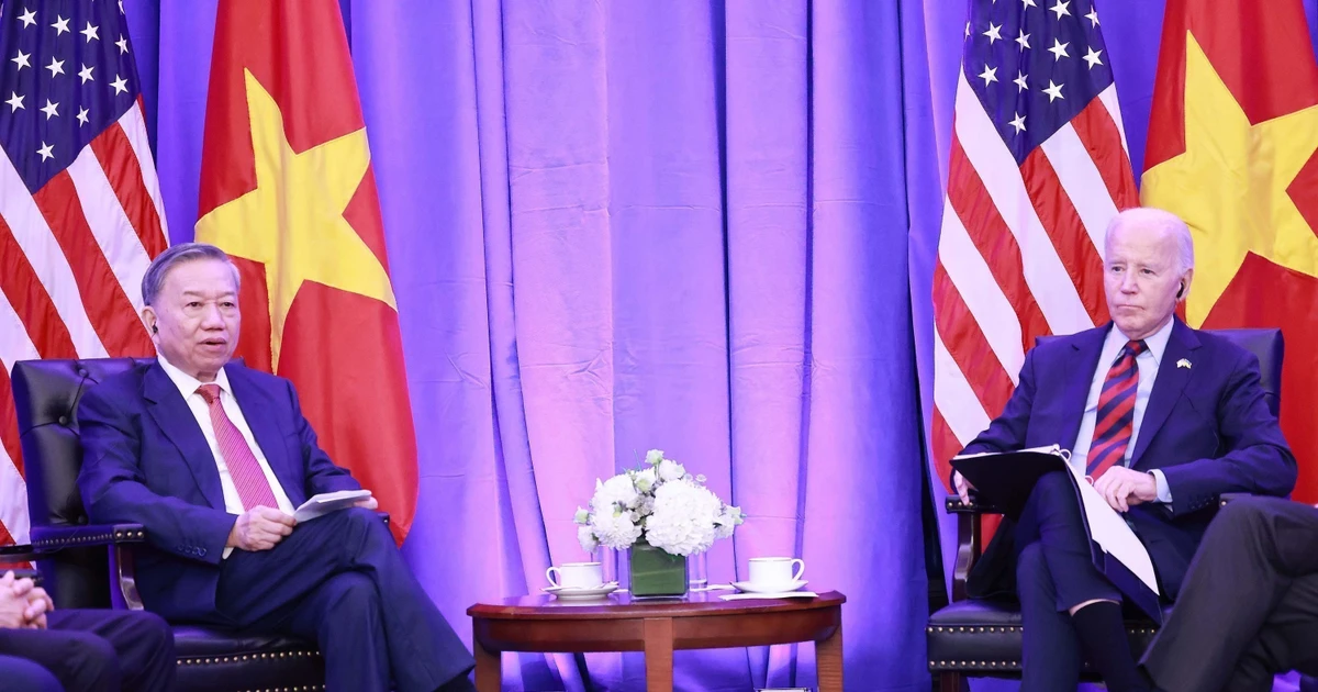 El secretario general del Partido Comunista y presidente de Vietnam, To Lam (izquierda), y el presidente estadounidense, Joe Biden, se reúnen en Nueva York el 25 de septiembre de 2024 durante el viaje del primero a Estados Unidos para asistir a la Cumbre del Futuro y al Debate General de Alto Nivel del 79º periodo de sesiones de la Asamblea General de las Naciones Unidas. (Foto: VNA) 