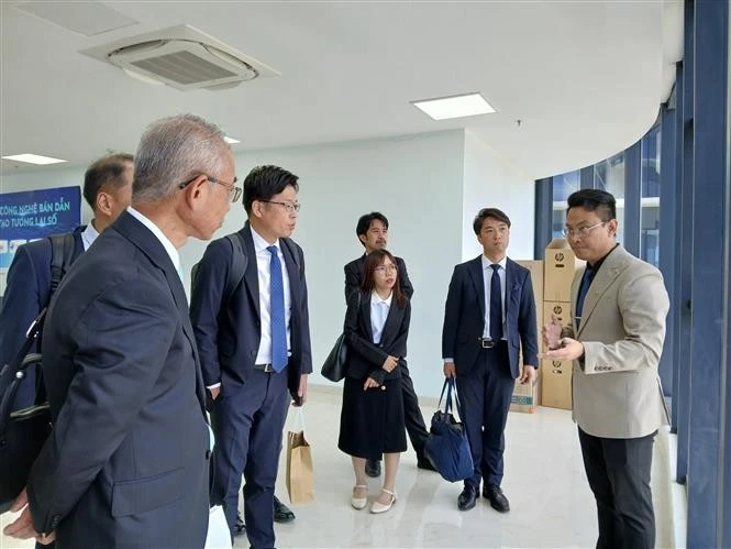 Empresas japonesas visitan y conocen el ecosistema de startups e innovación en el Parque de Software nº 2 de Da Nang. (Foto: VNA)