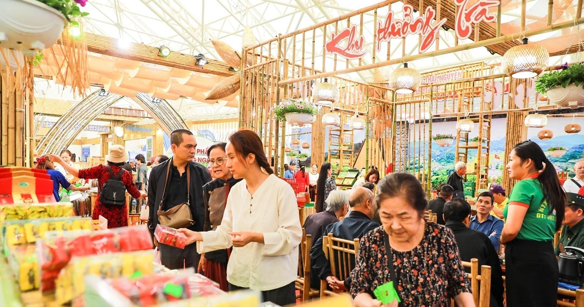 Visitantes a la Feria de Otoño 2025. (Foto: VNA)