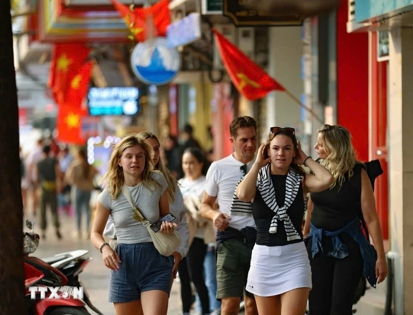 Más de 15,4 millones de visitantes internacionales eligieron explorar Vietnam en los últimos nueve meses. (Foto: VNA) 