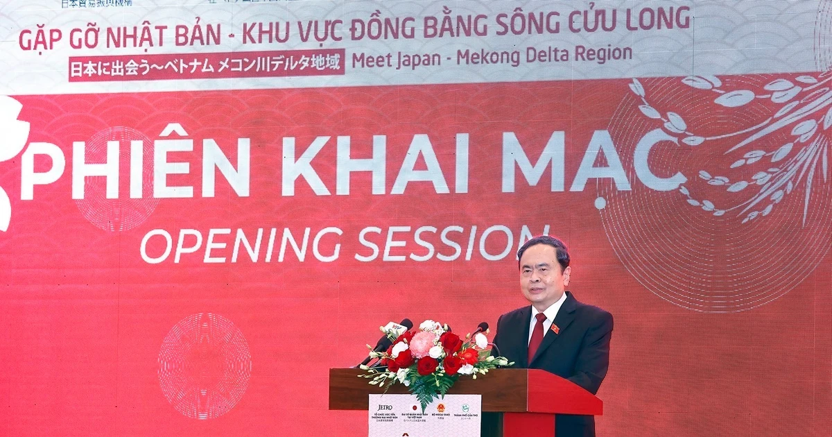El presidente de la Asamblea Nacional de Vietnam, Tran Thanh Man, interviene en la cita (Foto: VNA) 