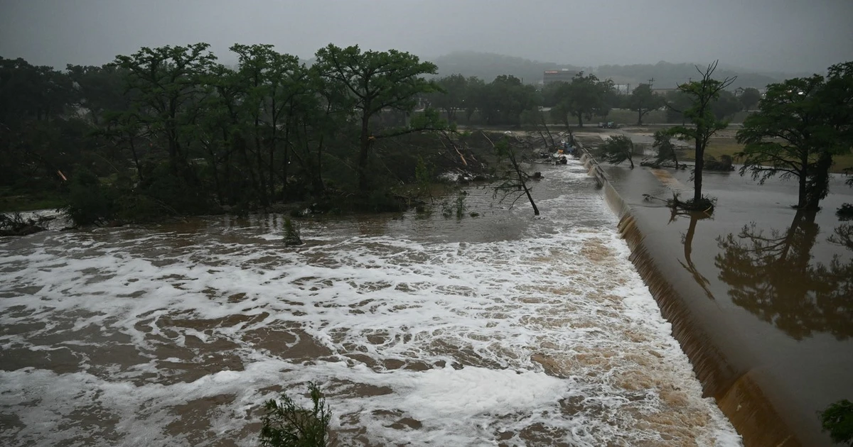 Graves inundaciones repentinas ocurren en el condado de Kerr, estado de Texas. (Foto: VNA)