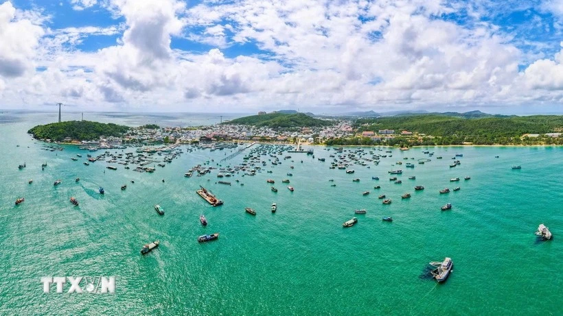 Zona de fondeadero de barcos pesqueros en la provincia de An Giang. (Foto: VNA)