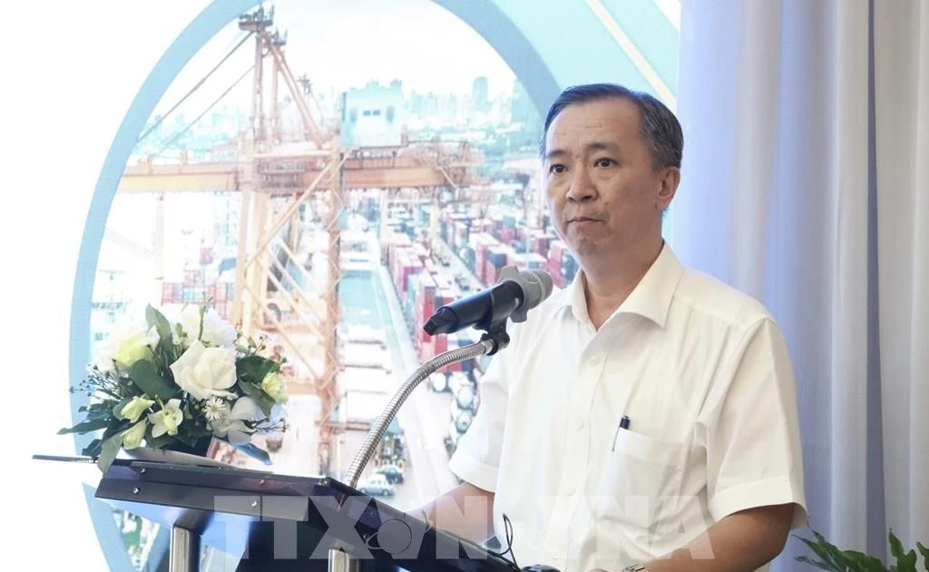 Huynh Minh Vu, subdirector del Centro de Integración Internacional del Instituto de Investigación para el Desarrollo de Ciudad Ho Chi Minh, participa en el taller. (Foto: VNA)