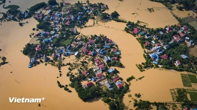 Las inundaciones han causado cuantiosas pérdidas humanas y daños materiales e infraestructuras en el Sur y el Sudeste Asiático. (Foto: VNA)