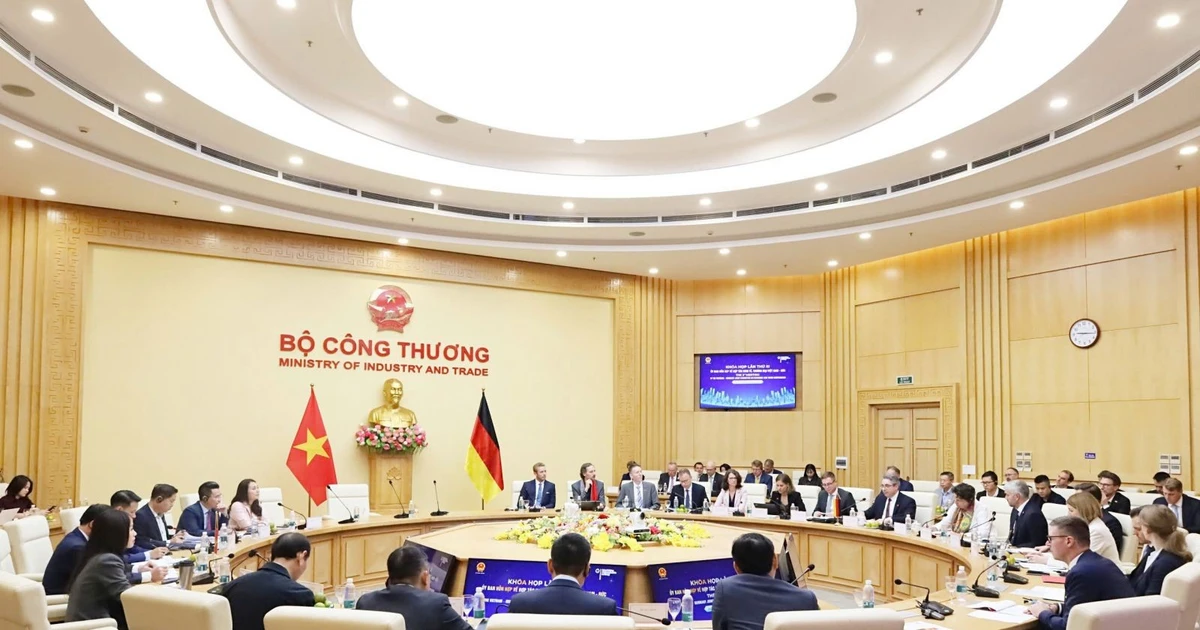 La tercera reunión de la Comisión mixta Vietnam – Alemania en Hanói. (Foto: VNA)