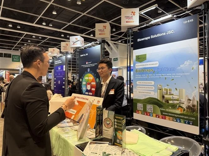 Trinh Cong Qui, fundador de BioWraps, la innovadora solución vietnamita de bioenvasado ecológico. (Foto: VNA)