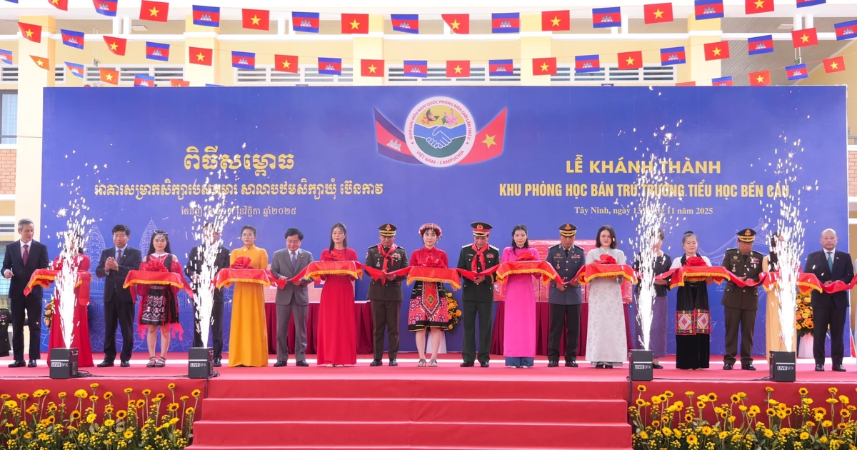 La inauguración de un área de internado para la escuela primaria Ben Cau en la provincia vietnamita de Tay Ninh. (Foto: VNA)