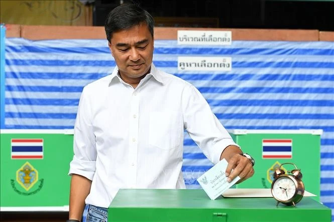 El exprimer ministro tailandés Abhisit Vejjajiva (Foto: VNA)
