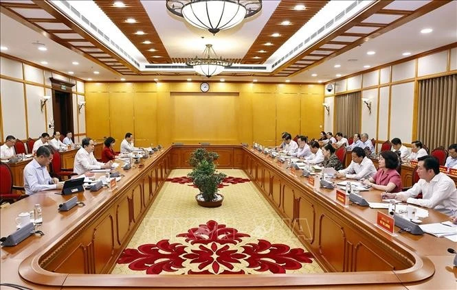El presidente de la Asamblea Nacional de Vietnam, Tran Thanh Man, en un encuentro de trabajo con las autoridades del Comité Partidista de Lai Chau. (Foto: VNA)