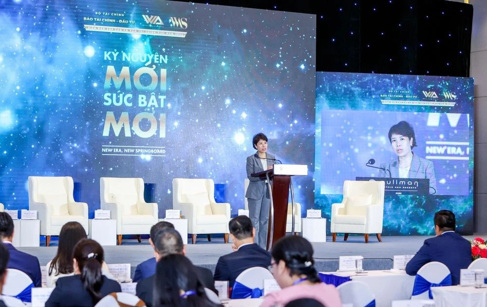 La viceministra de Finanzas de Vietnam Nguyen Thi Bich Ngoc habla en el evento. (Foto: baomoi.com)