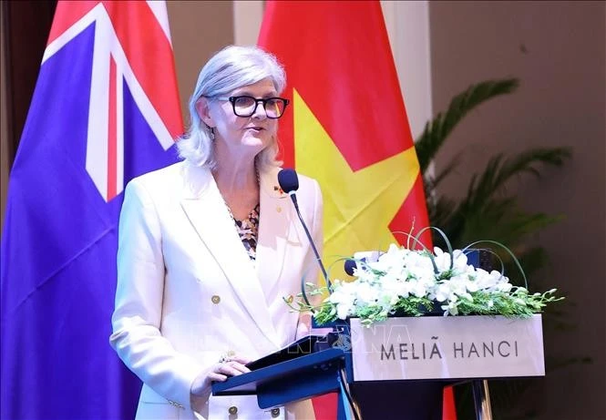 La gobernadora general de Australia, Sam Mostyn, habla en el Foro Vietnam-Australia 2025, la mañana del 12 de septiembre. (Fuente: VNA) 