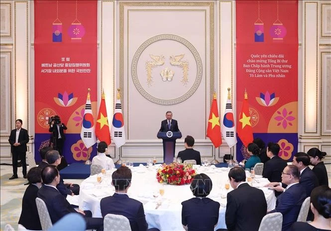 El secretario general del Partido Comunista de Vietnam, To Lam, asiste a la recepción oficial presidida por el presidente anfitrión, Lee Jae Myung (Fuente: VNA)