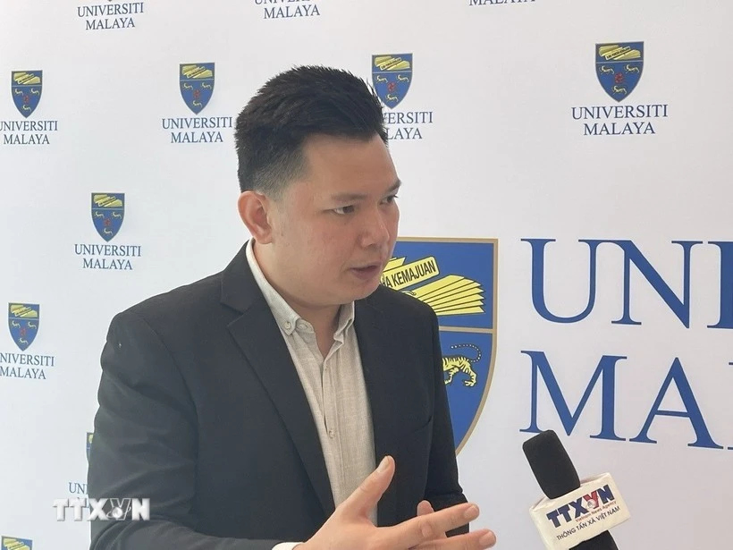 Collins Chong Yew Keat, analista de asuntos exteriores, seguridad y estrategia de la Universidad de Malaya, Malasia, en la entrevista. (Foto: VNA)
