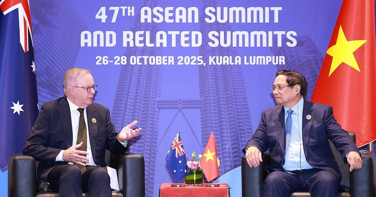 El primer ministro de Vietnam, Pham Minh Chinh, se reúne con su homólogo de Australia, Anthony Albanese. (Fuente: VNA)
