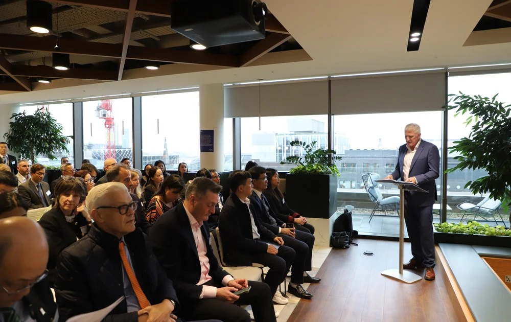 El foro reúne a muchos delegados, incluyendo profesores, investigadores, gerentes en varias universidades del Reino Unido y Vietnam. (Foto: VNA)