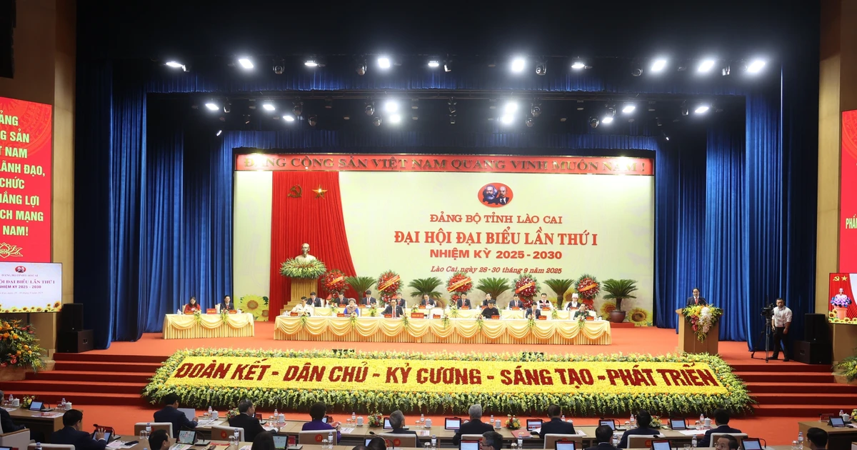 Ceremonia de clausura de la primera Asamblea del Comité partidista en Lao Cai. (Foto: baolaocai.vn)