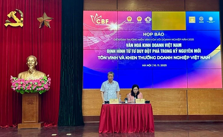 En la rueda de prensa (Fuente: VNA)