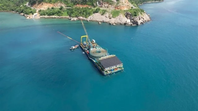 La Zona Especial de Con Dao ahora puede utilizar electricidad de la red nacional, lo que limita el uso de fuentes de energía diésel. (Foto plo.vn) 
