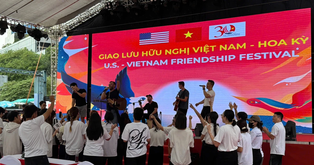 El Festival de Amistad Estados Unidos-Vietnam ofrece al público una visión vívida de los 30 años de relaciones bilaterales entre ambos países. (Foto: htv.com.vn) 