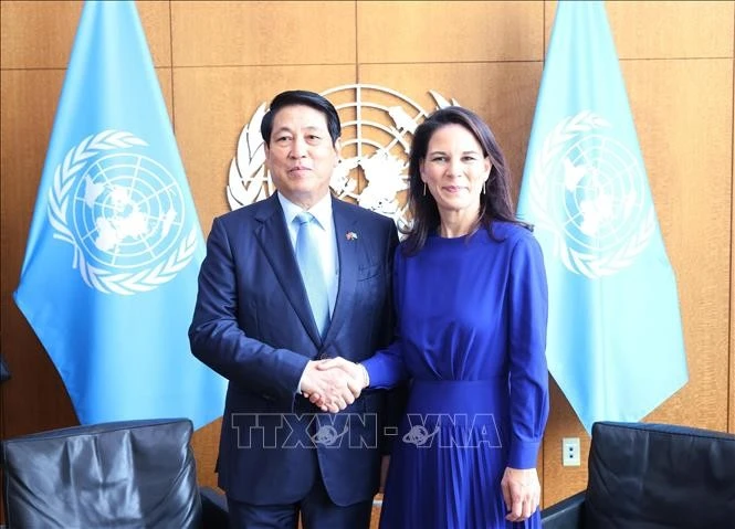 El presidente de Vietnam, Luong Cuong, sostuvo un encuentro con Annalena Baerbock, presidenta del 80º periodo de sesiones de la Asamblea General de la ONU. (Foto: VNA)