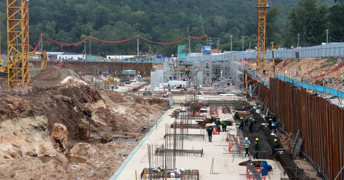 Sitio de construcción del proyecto del Centro de Convenciones APEC 2027 y obras funcionales. (Foto: VNA)