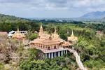 La pagoda es un punto de encuentro cultural y espiritual que atrae a visitantes que llegan a An Giang. Foto: VNA