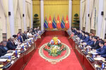 El presidente de Vietnam, Luong Cuong, sostiene conversaciones con su homólogo sudafricano, Matamela Cyril Ramaphosa. (Foto: VNA)