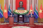 El presidente de Vietnam, Luong Cuong, y su homólogo sudafricano, Matamela Cyril Ramaphosa, acuerdan impulsar una nueva fase de cooperación bilateral más profunda y efectiva. (Foto: VNA)