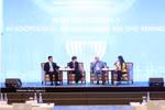 Oradores en la sesión plenaria titulada “Aplicación de la Inteligencia Artificial en la ASEAN: No dejar a nadie atrás”. (Foto: VNA)