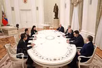 El presidente ruso, Vladimir Putin, recibe al enviado especial del secretario general del Partido Comunista de Vietnam (PCV), To Lam, y miembro del Buró Político, ministro de Relaciones Exteriores Le Hoai Trung. (Foto: VNA)