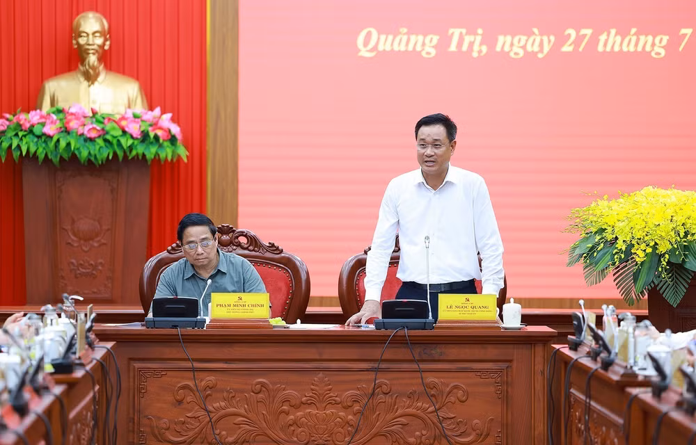 vna-potal-thu-tuong-lam-viec-voi-ban-thuong-vu-tinh-uy-quang-tri-8174603.jpg