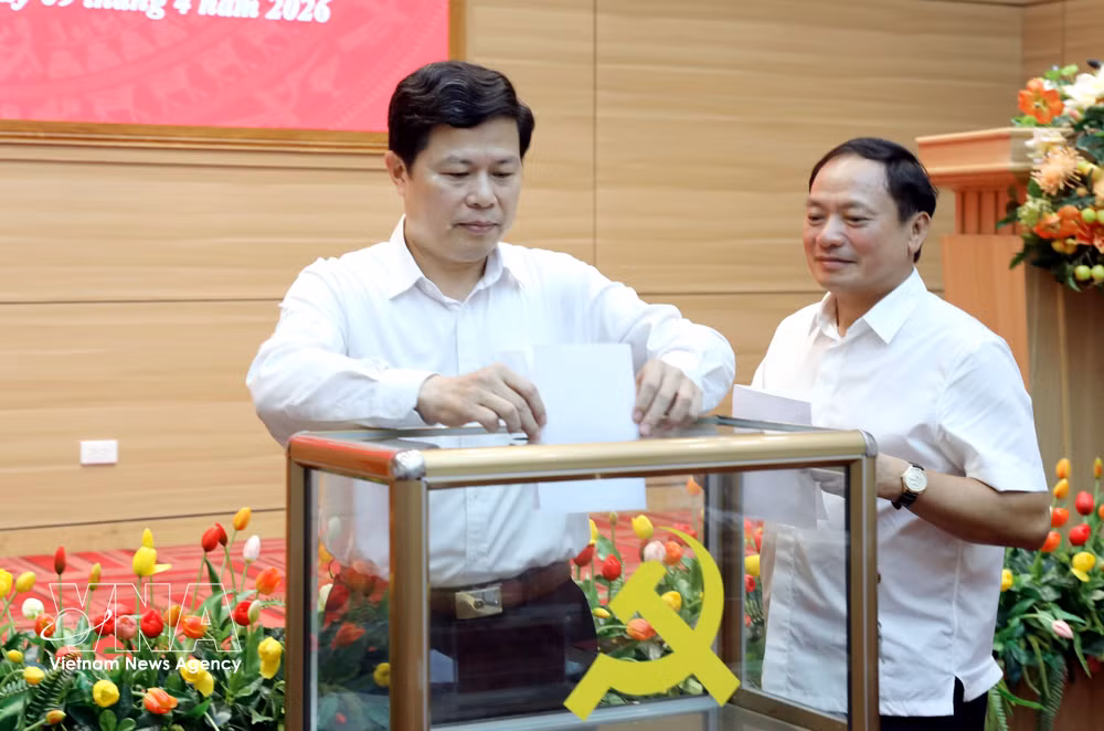 vnanet-dong-chi-pham-quang-ngoc-duoc-bau-giu-chuc-bi-thu-tinh-uy-hung-yen-8691204.jpg