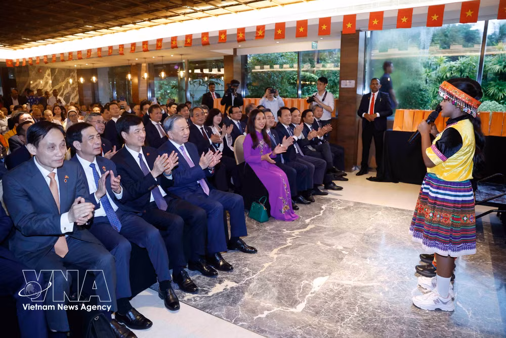 vnanet-tong-bi-thu-chu-tich-nuoc-to-lam-gap-mat-cong-dong-nguoi-viet-nam-can-bo-va-nhan-vien-dai-su-quan-viet-nam-tai-sri-lanka-8749709.jpg