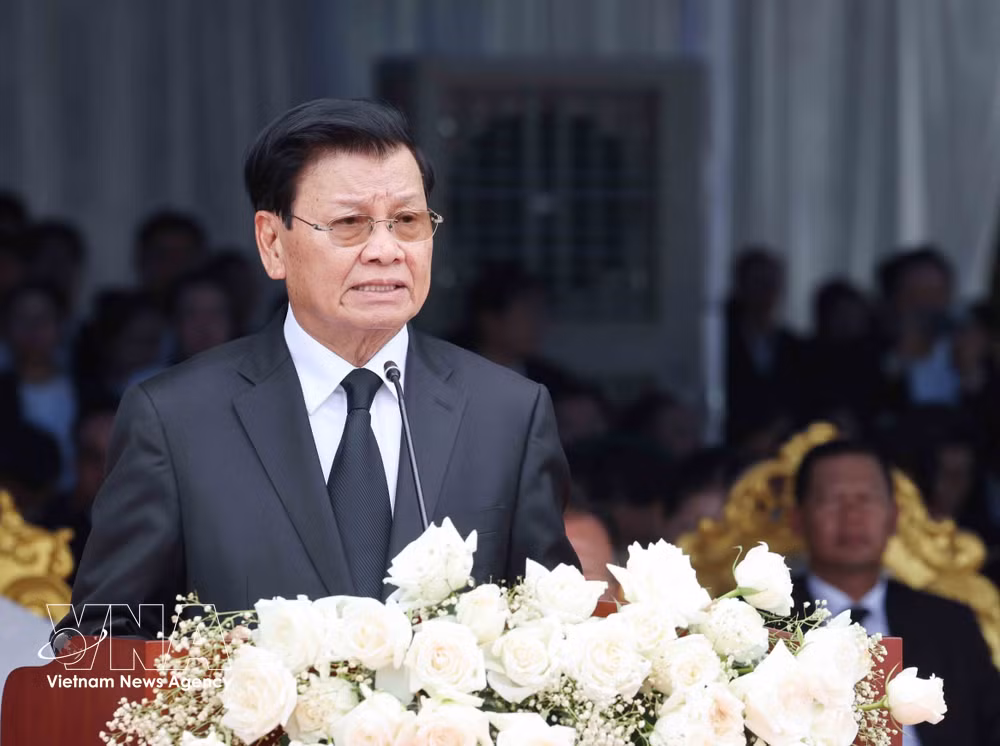 vnanet-potal-doan-cap-cao-dang-cong-san-viet-nam-du-le-truy-dieu-chu-tich-quoc-hoi-lao-xaysomphone-phomvihane-8950476.jpg