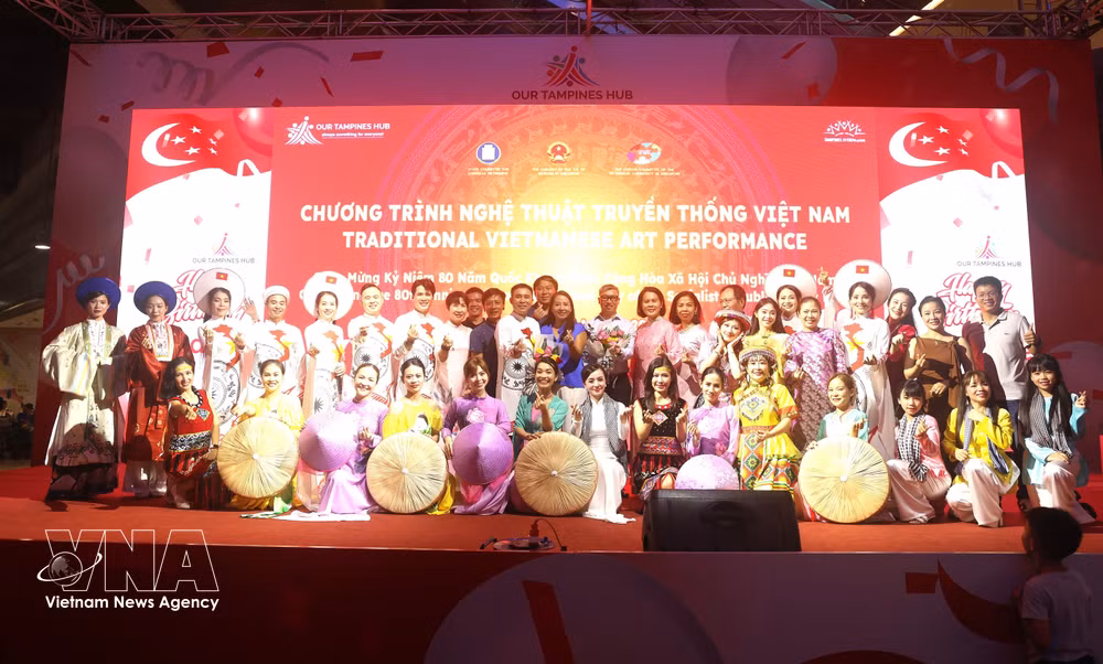 vnanet-potal-ky-niem-80-nam-quoc-khanh-viet-nam-tai-singapore-8239627.jpg