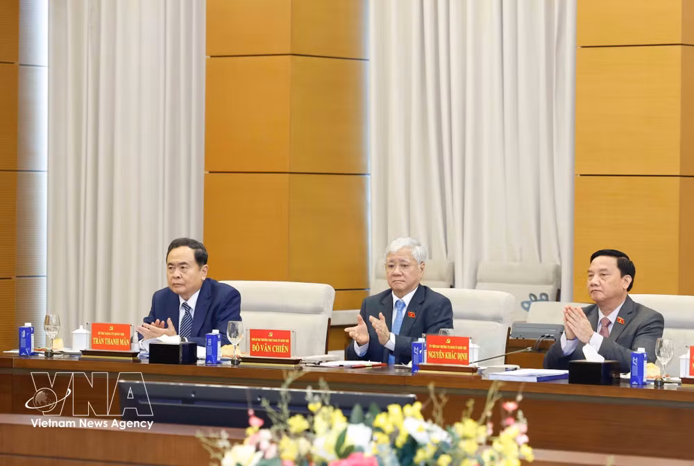 vnanet-potal-doan-kiem-tra-giam-sat-so-10-cua-bo-chinh-tri-ban-bi-thu-thong-qua-du-thao-bao-cao-voi-ban-thuong-vu-dang-uy-quoc-hoi-8673986-2.jpg