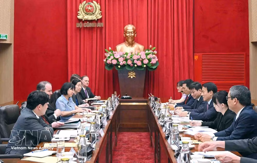 vnanet-bo-truong-bo-cong-an-tiep-pho-dai-dien-thuong-mai-hoa-ky-8770284.jpg