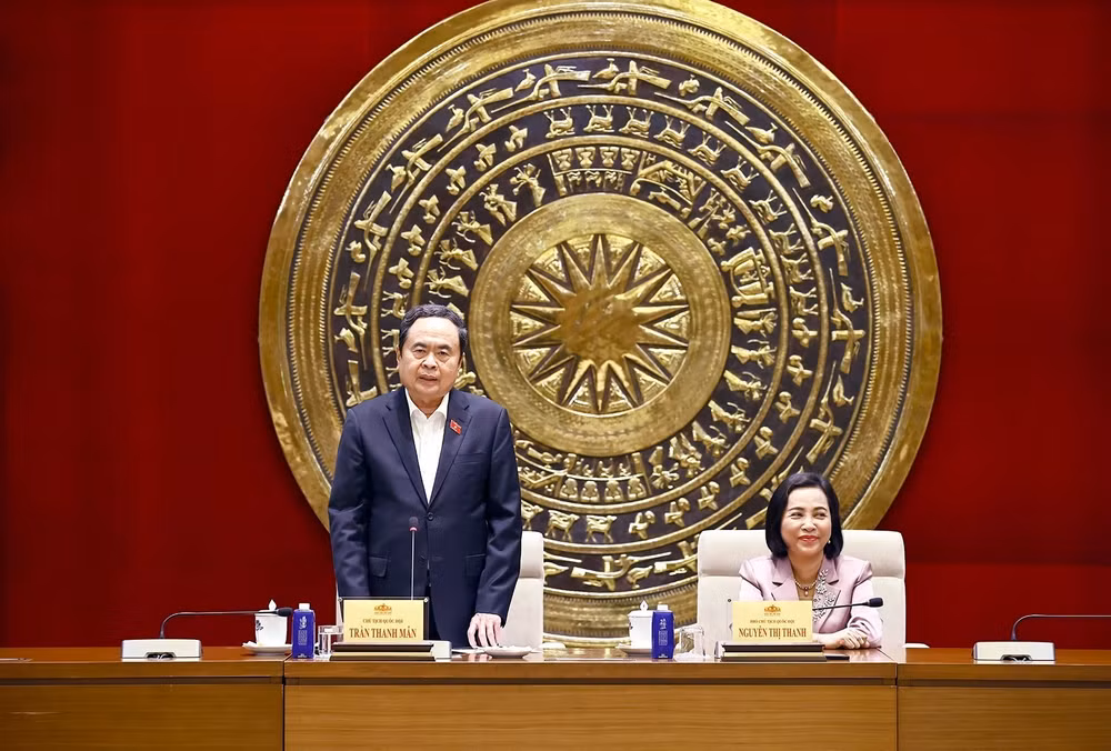 vna-potal-chu-tich-quoc-hoi-tran-thanh-man-gap-mat-doan-dai-bieu-quoc-hoi-tinh-hau-giang-8062552.jpg