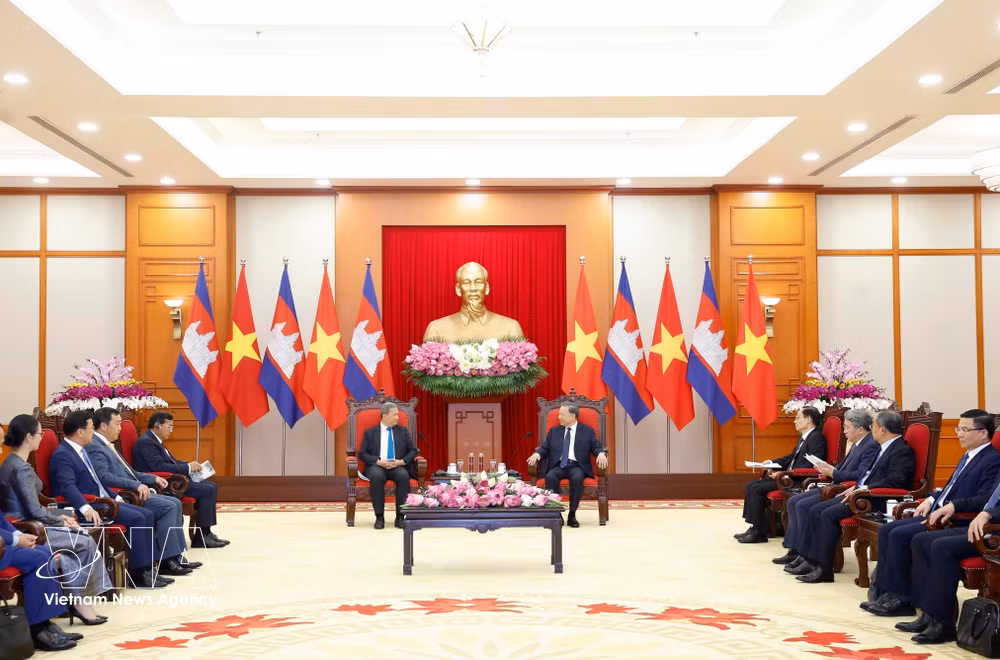 vnanet-potal-tong-bi-thu-chu-tich-nuoc-to-lam-tiep-thu-tuong-campuchia-8815309.jpg
